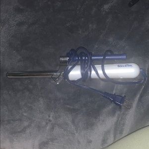 Helen of Troy swivel handle curling iron